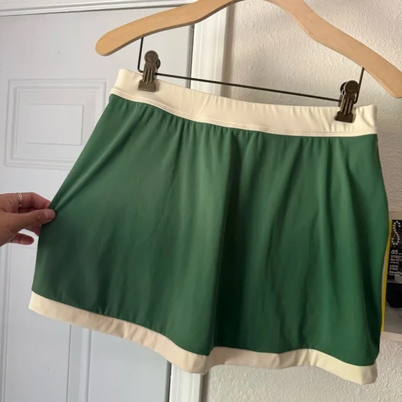 SET ACTIVE green cream athletic nylon skirt shorts skort